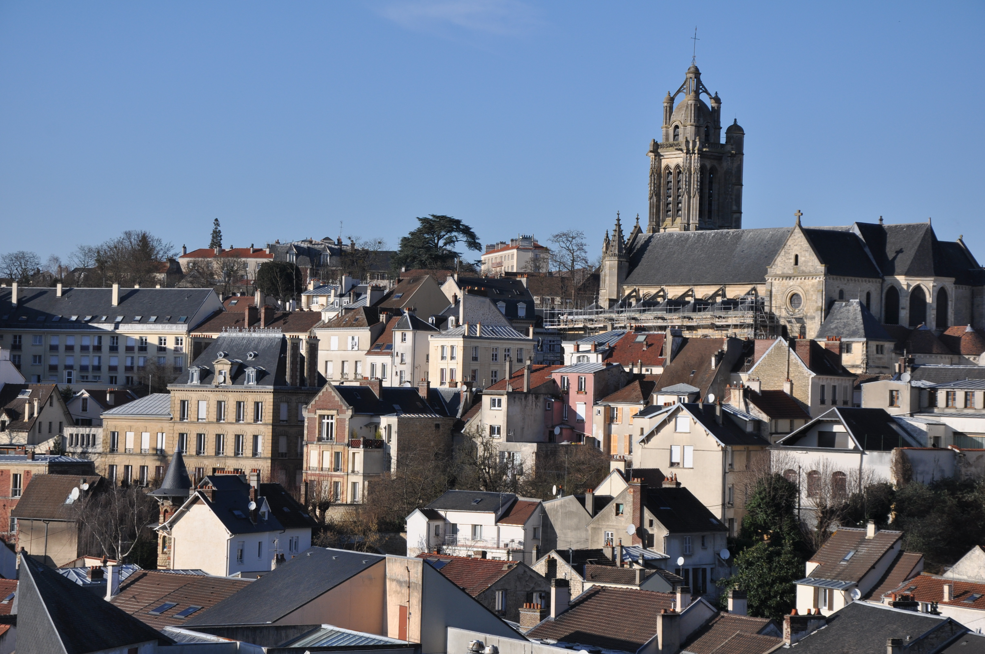 Vue de Pontoise depuis le jardin des cinq sens