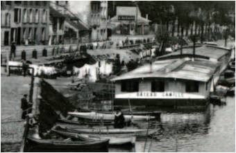 Bateaux-lavoirs du quai du Pothuis. Collection P. Mathieu