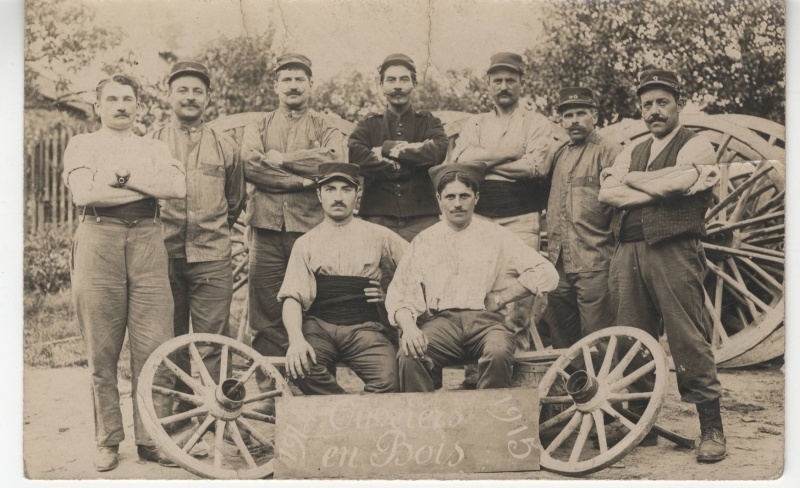 Photographie illustrant des soldats au repos (Fonds Moreau)